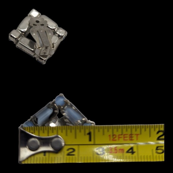 Vintage Light Blue Opaque Clip On Earrings Silver Tone Unsigned 1" Diamond shape - Picture 5 of 11